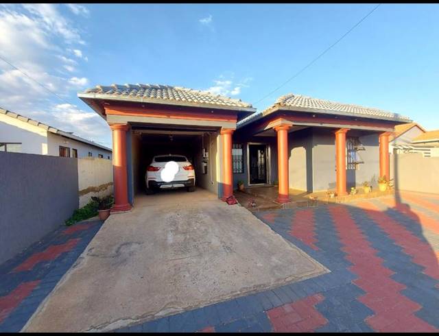 3 BEDROOM HOUSE FOR SALE IN PROTEA GLEN